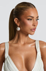 Therese Earrings - Pearl